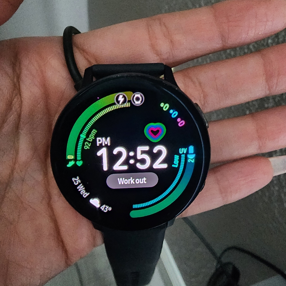 Samsung Black Round Smartwatch with Color Display